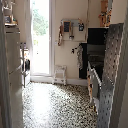 A Pied ! 150m Du Lavandou T3 Piscine Apartment *